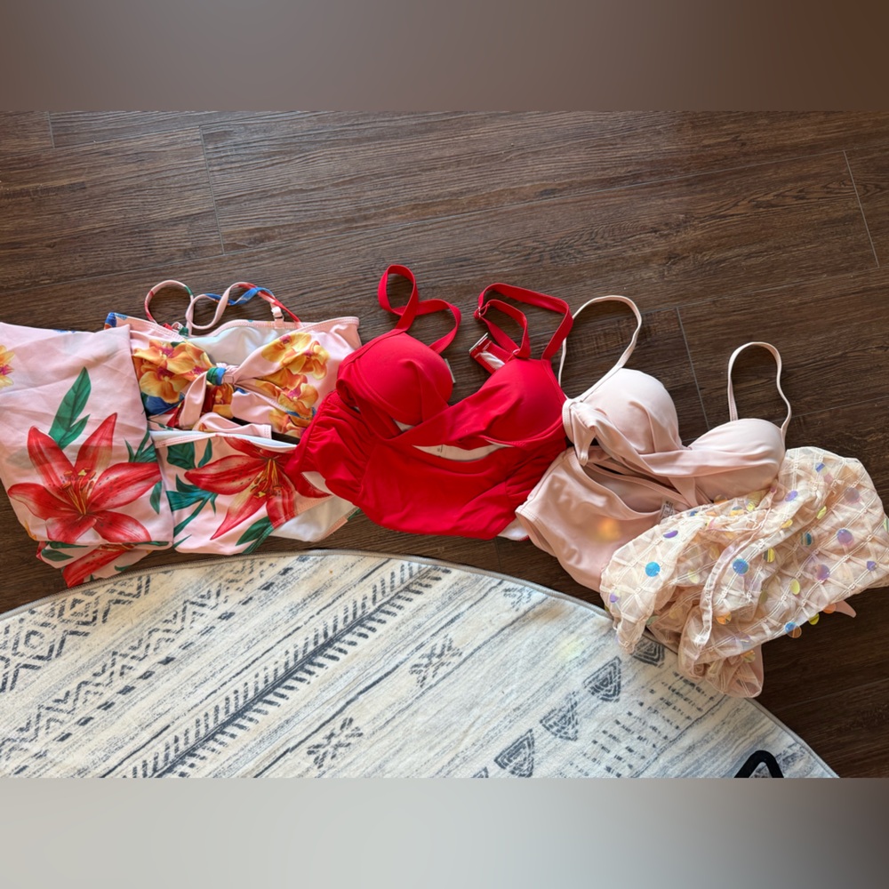 Swimsuit bundle with 2 cover ups!
